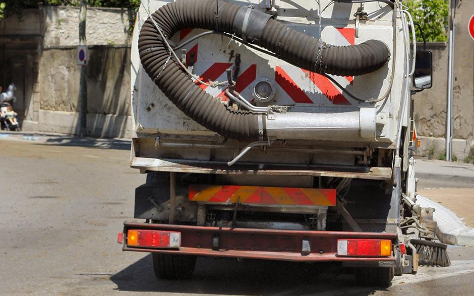 camion assainissement Cuts